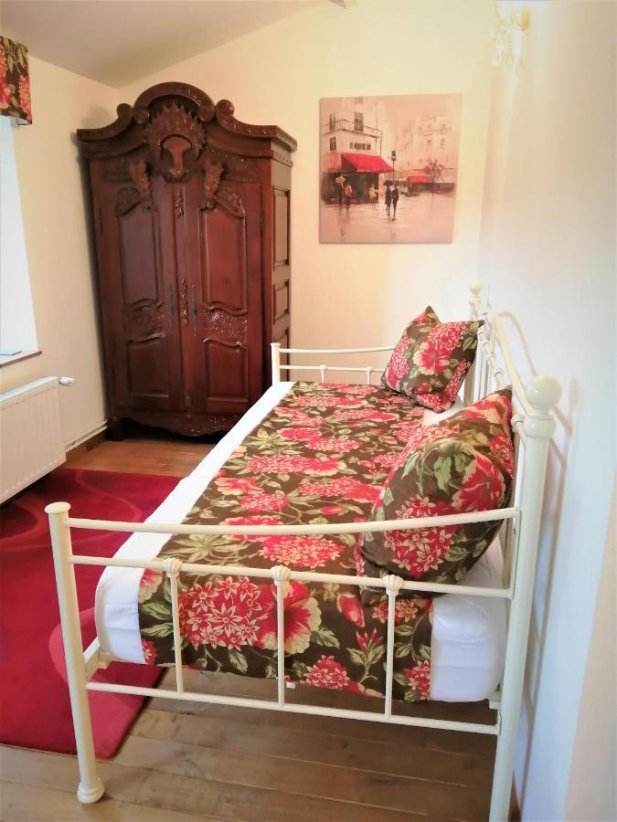 Bed and Breakfast Le Grand Chemin De La Vie Montcaret Exterior foto