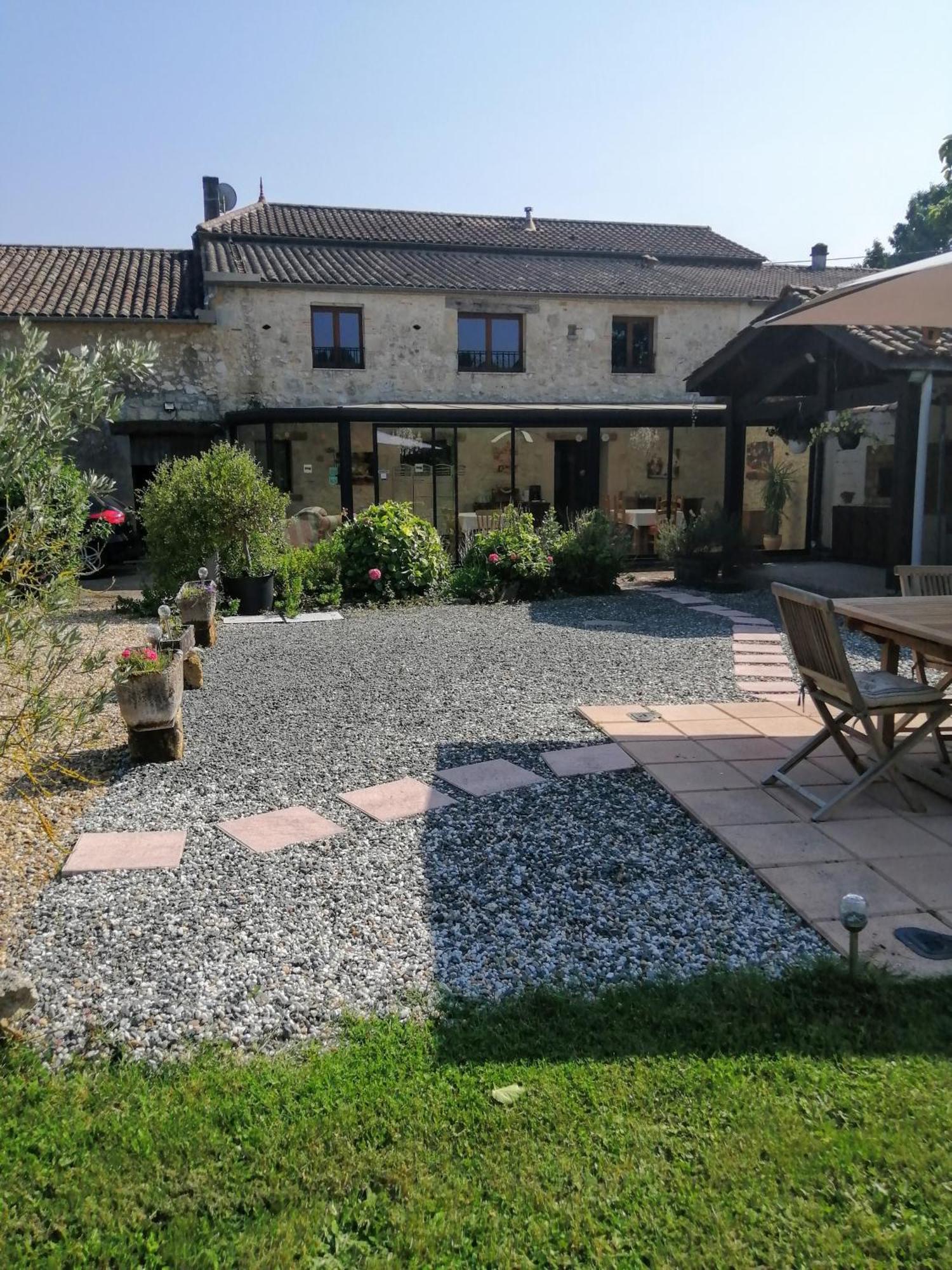 Bed and Breakfast Le Grand Chemin De La Vie Montcaret Exterior foto
